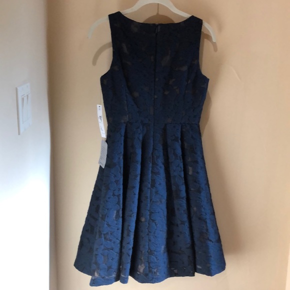MAGGIE LONDON Navy Lace Cutout Cocktail Party dress 2P - NWT - Picture 3 of 8